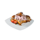 Croissant relleno de helado de frambuesa